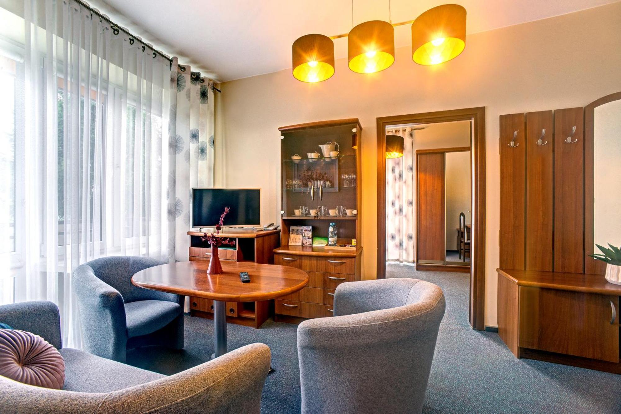 Kzzg W Polsce, Gornicze Sanatorium Zwiazkowe "Gornik" Hotel อีวอนิตซ์-สโดรย ภายนอก รูปภาพ